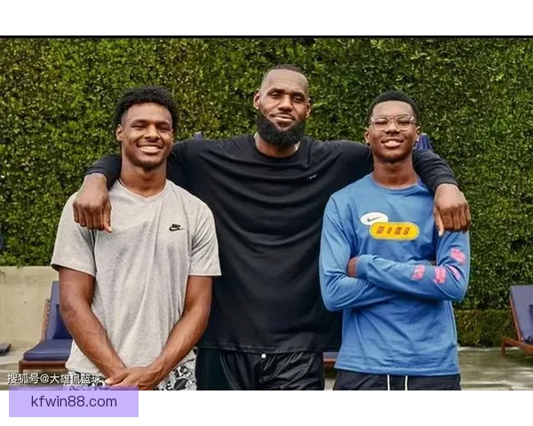 詹姆斯谈父子情与篮球热爱布朗尼激励他持续奋斗