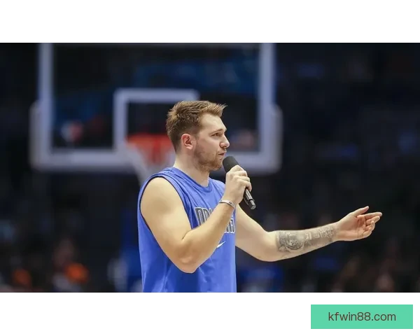 亚历山大赛季四十次三十分压制东契奇领跑全联盟